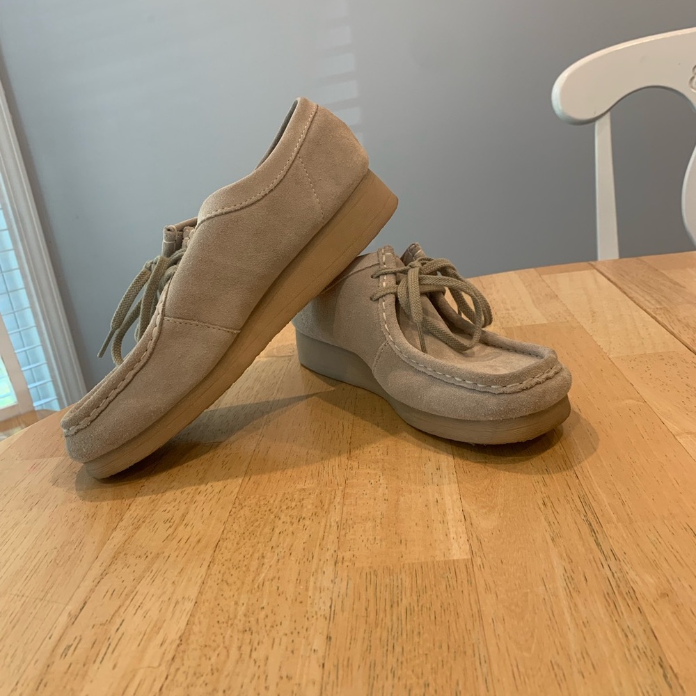 Clark Tan Suede Wallabies